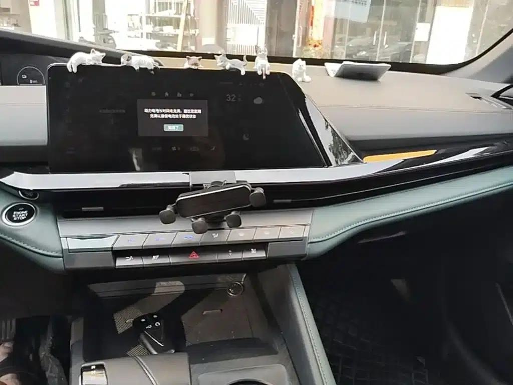Changan UNI-V Smart Electric iDD 2024 Model Blue Whale Smart Electric iDD 136km Premium Edition — миниатюра 10