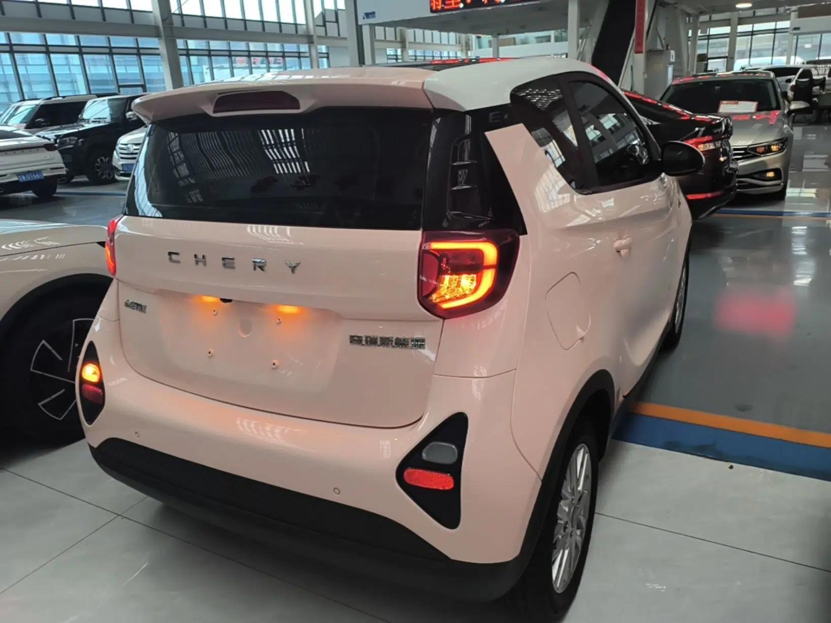 Chery QQ Little Ant 2024 Refreshed Version Youth Edition 321 km Beloved Edition 29.23 kWh — миниатюра 6