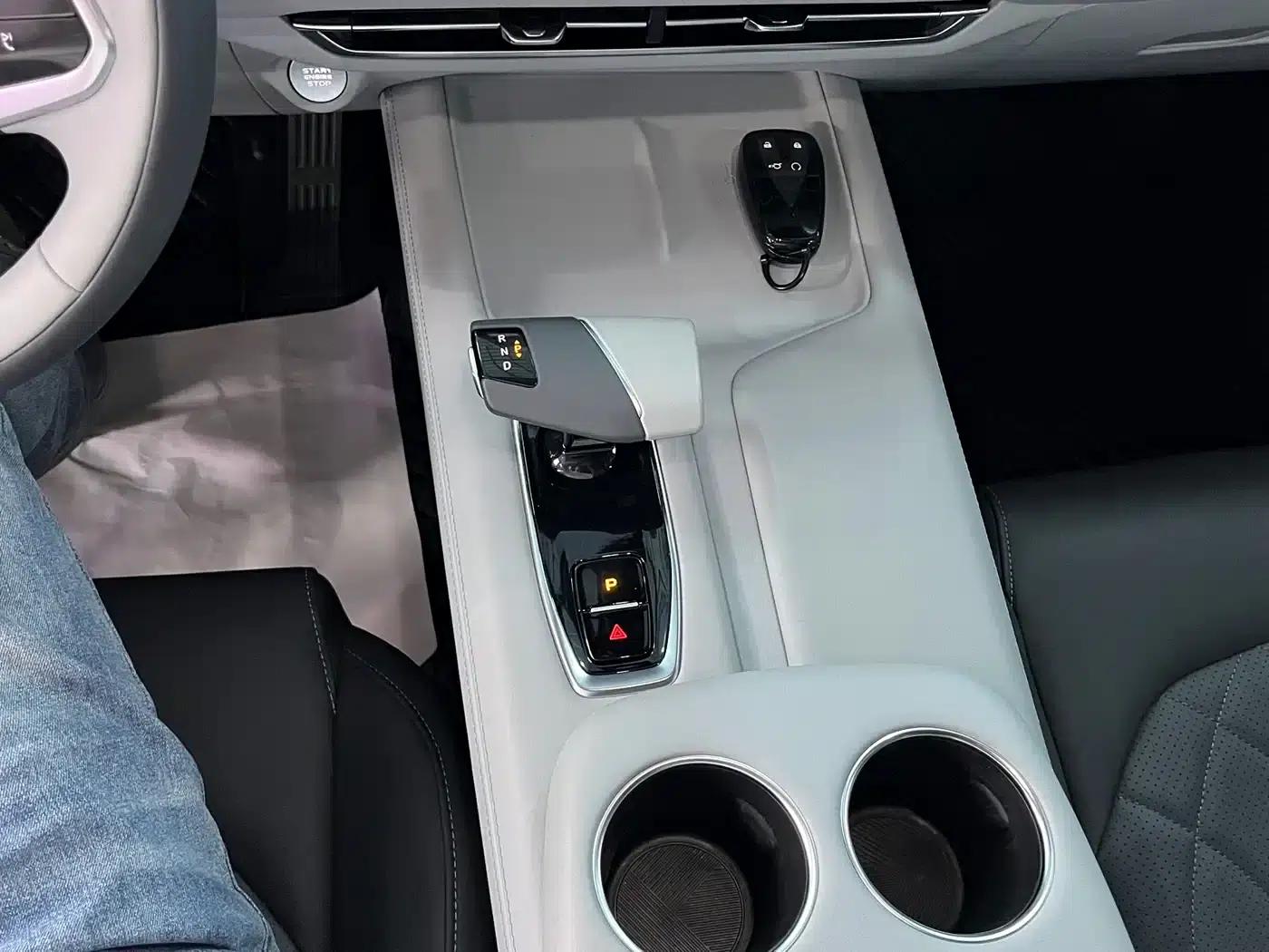 Changan UNI-Z New Energy 2024 Blue Whale Smart Electric iDD 125km Superior Edition — миниатюра 12