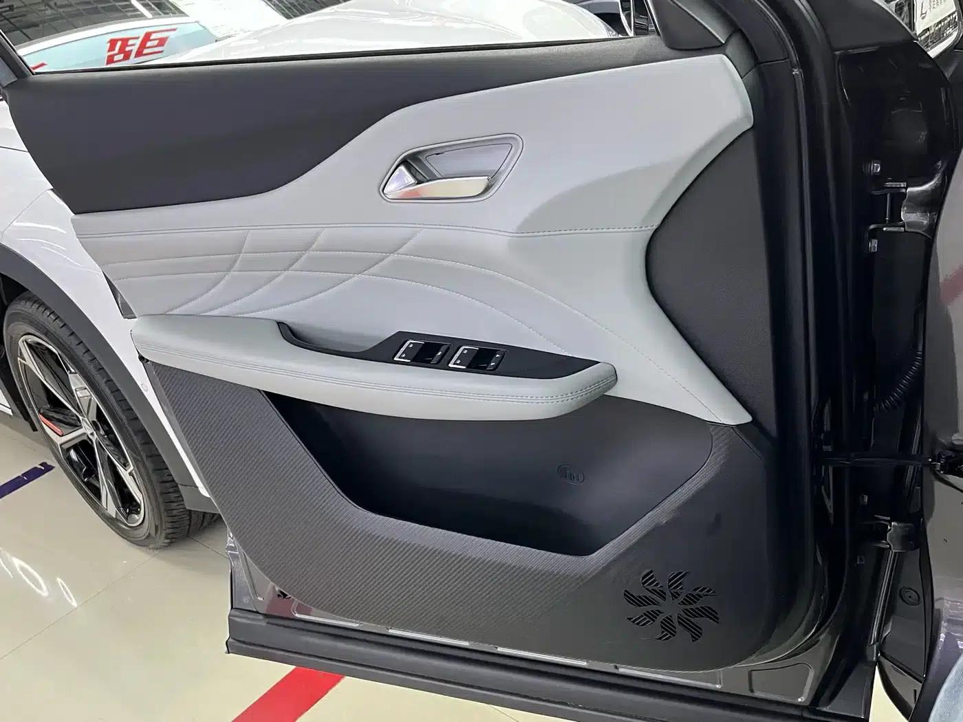 Changan UNI-Z New Energy 2024 Blue Whale Smart Electric iDD 125km Superior Edition — миниатюра 14