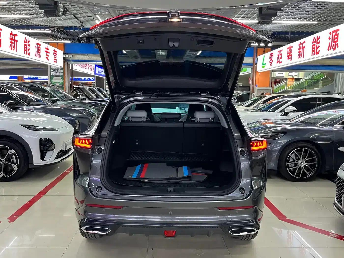 Changan UNI-Z New Energy 2024 Blue Whale Smart Electric iDD 125km Superior Edition — миниатюра 16