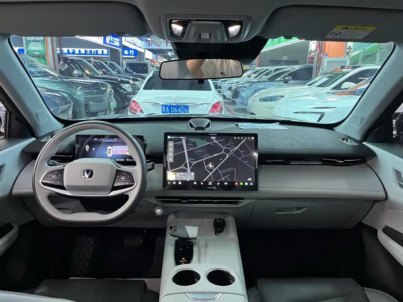 Changan UNI-Z New Energy 2024 Blue Whale Smart Electric iDD 125km Superior Edition — миниатюра 9