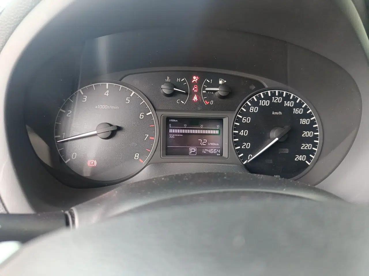 Nissan Sylphy 2012 1.6 XL CVT Luxury Edition — миниатюра 11