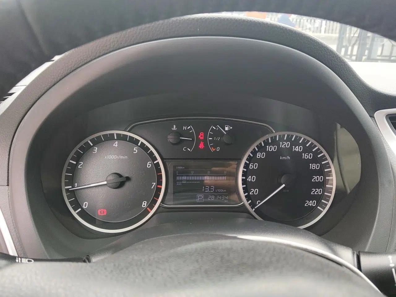 Nissan Sylphy 2018 1.6XV CVT Deluxe Edition — миниатюра 11