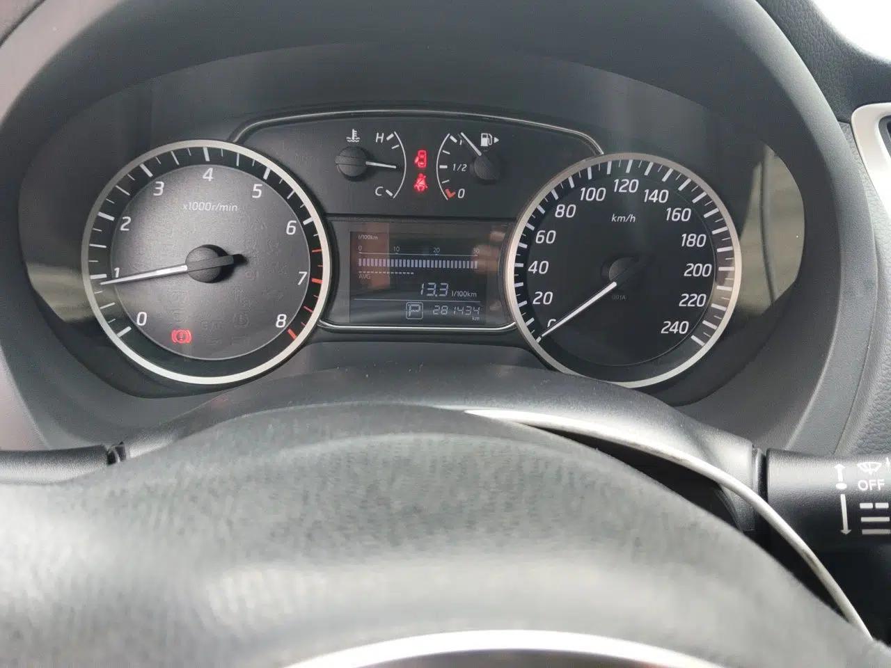 Nissan Sylphy 2018 1.6XV CVT Deluxe Edition — миниатюра 12