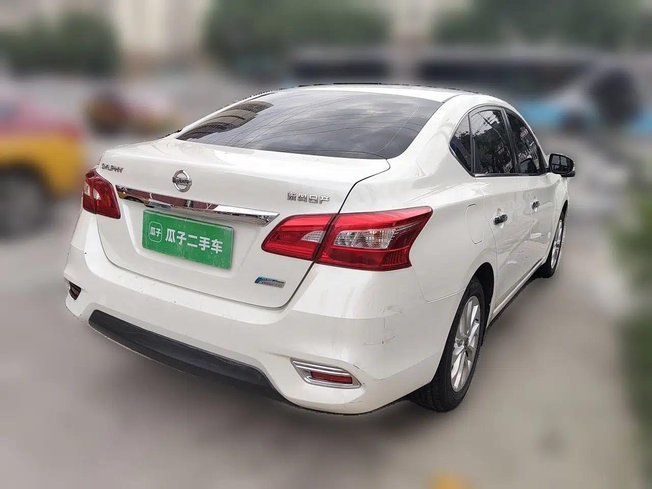 Nissan Sylphy 2018 1.6XV CVT Deluxe Edition — миниатюра 6