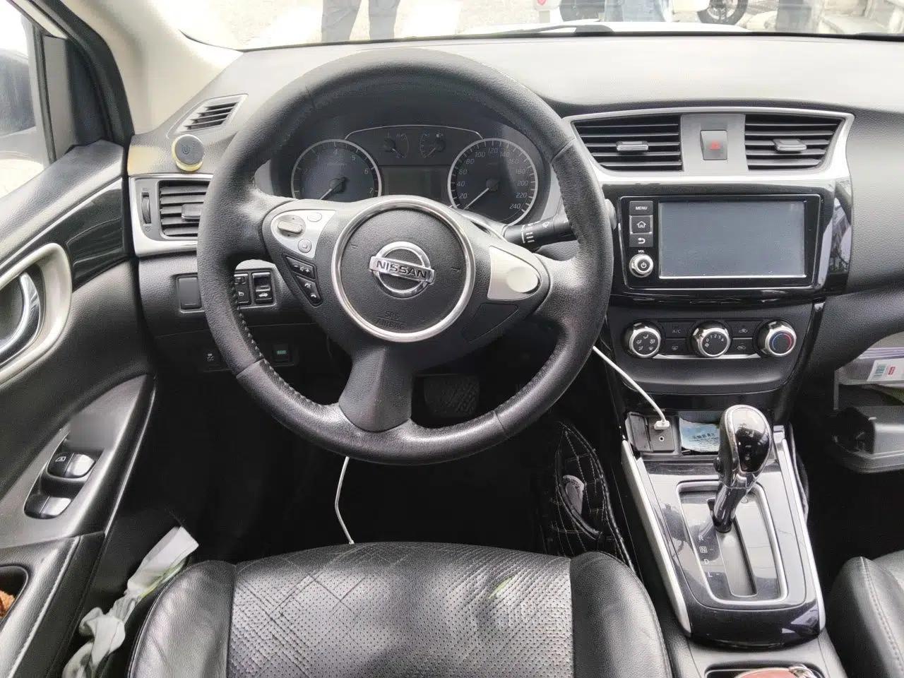 Nissan Sylphy 2018 1.6XV CVT Deluxe Edition — миниатюра 10