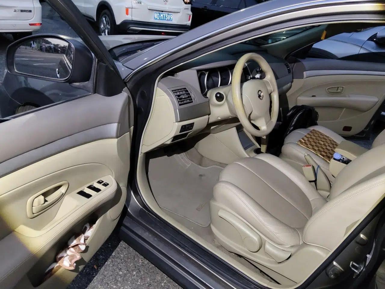 Nissan Sylphy 2012 Classic 1.6XE Automatic Comfort Edition — миниатюра 16