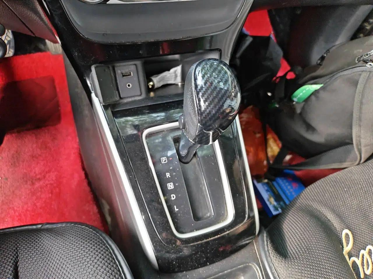 Nissan Sylphy 2016 1.6 XL CVT Luxury Edition — миниатюра 14