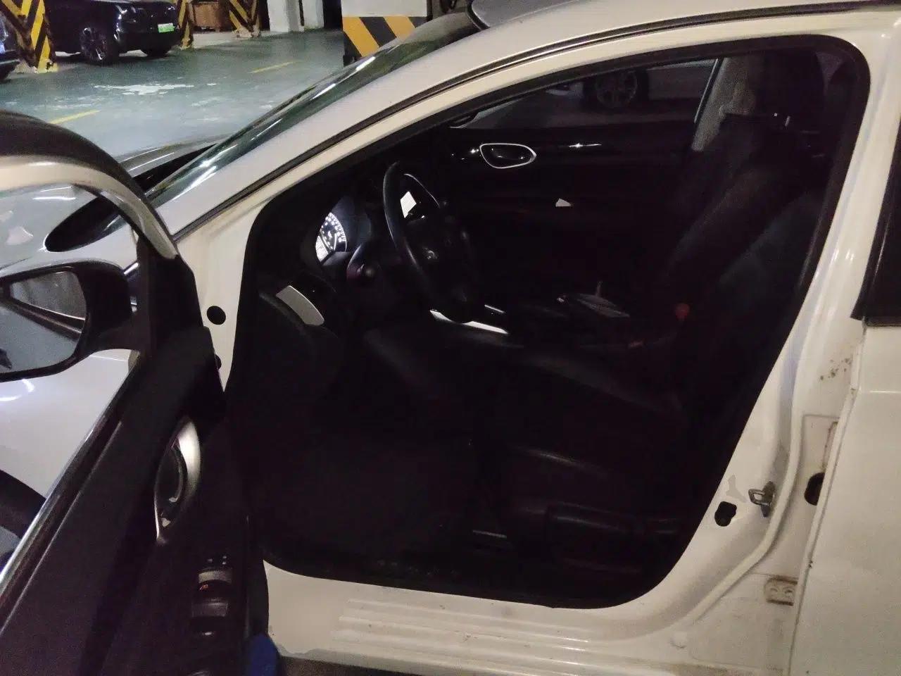 Nissan Sylphy 2016 1.6 XL CVT Luxury Edition — миниатюра 16