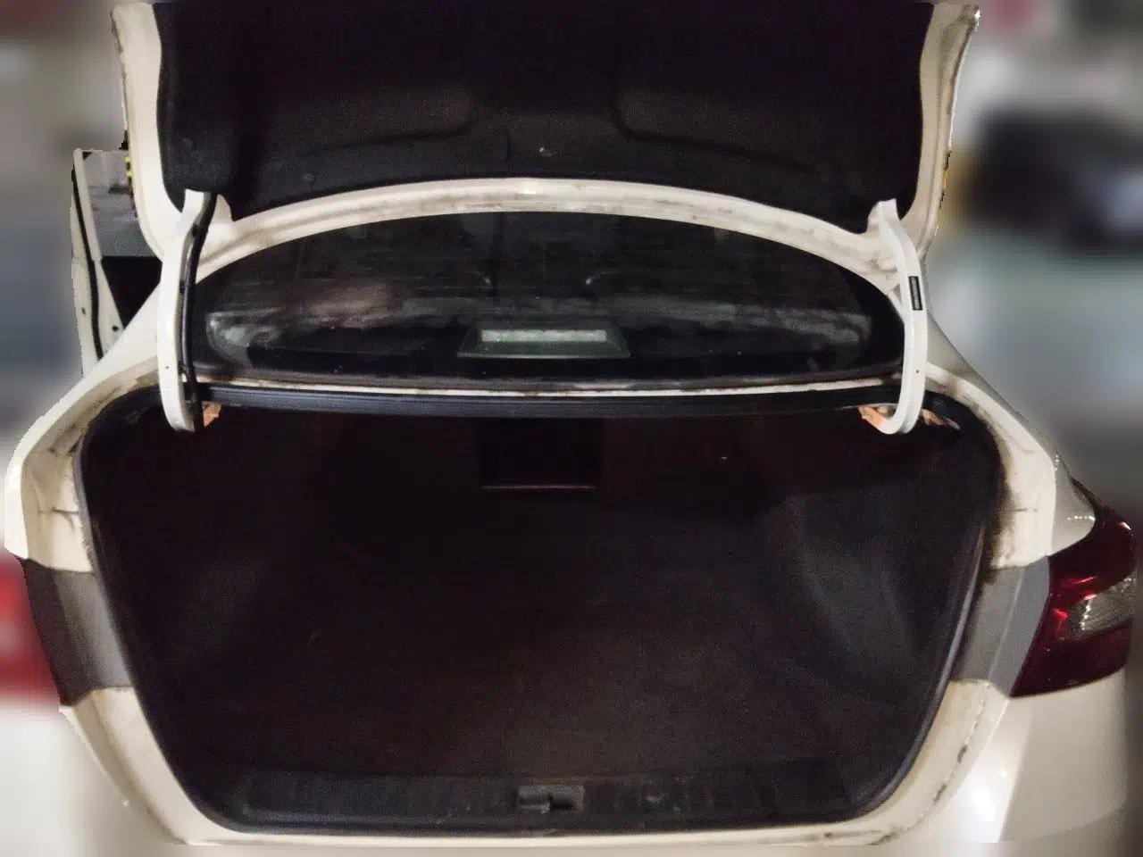 Nissan Sylphy 2016 1.6 XL CVT Luxury Edition — миниатюра 19