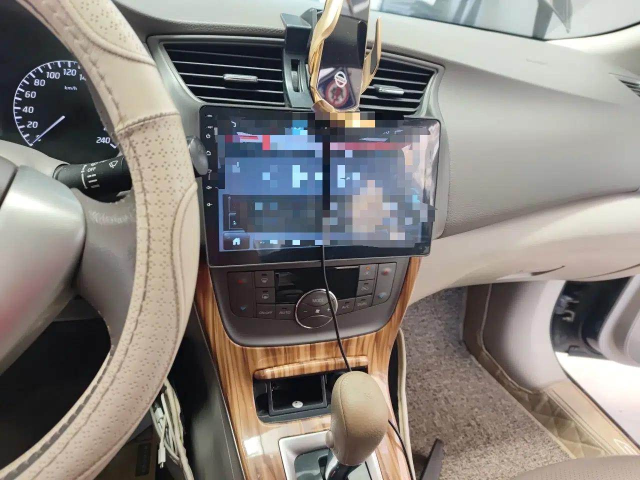 Nissan Sylphy 2014 1.6XV CVT Deluxe Edition — миниатюра 13