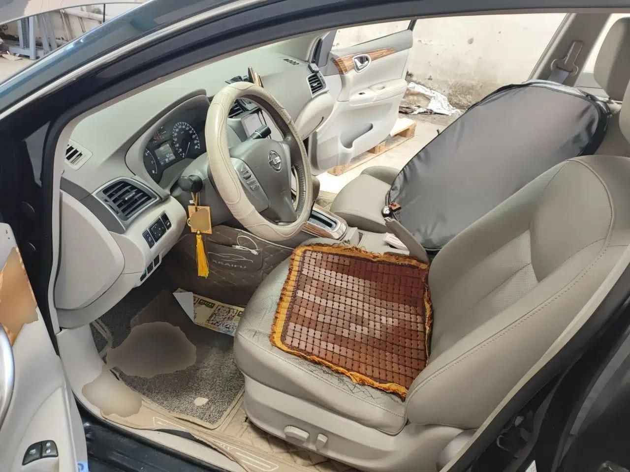Nissan Sylphy 2014 1.6XV CVT Deluxe Edition — миниатюра 15