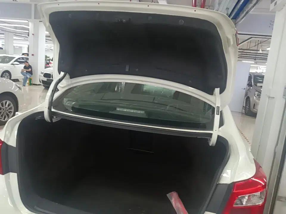 Nissan Sylphy 2021 Classic 1.6XL CVT Luxury Edition — миниатюра 22
