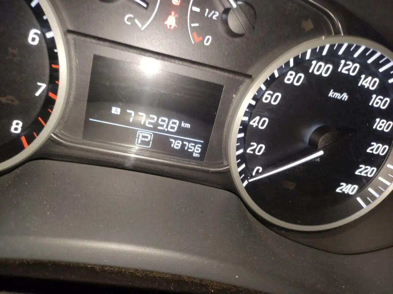 Nissan Sylphy 2016 1.6 XL CVT Deluxe Edition — миниатюра 12