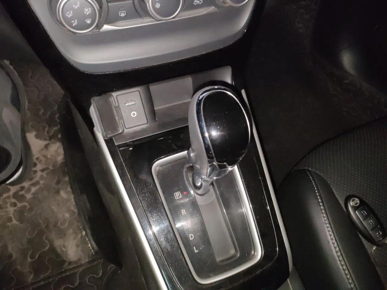 Nissan Sylphy 2016 1.6 XL CVT Deluxe Edition — миниатюра 14