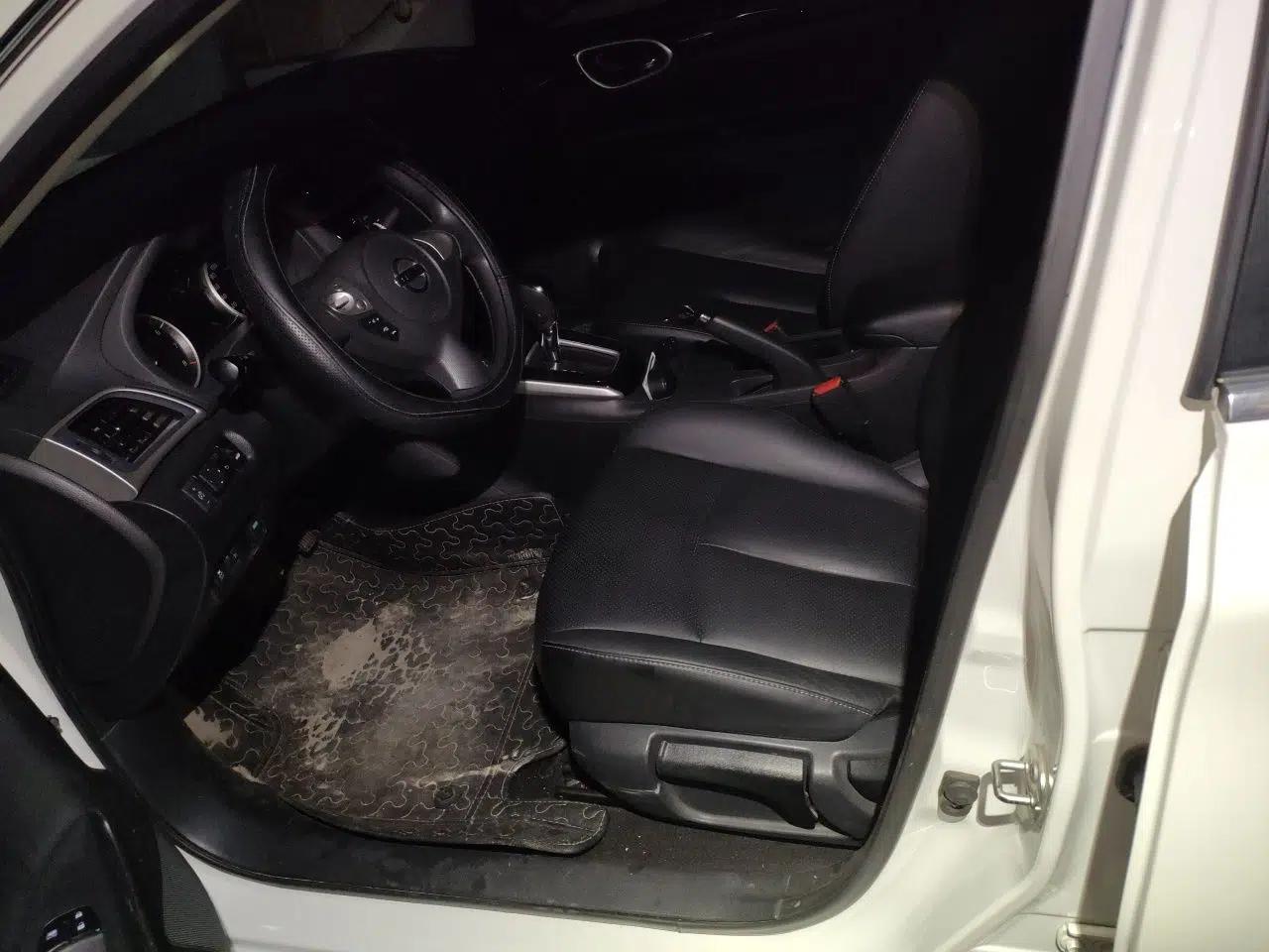 Nissan Sylphy 2016 1.6 XL CVT Deluxe Edition — миниатюра 15