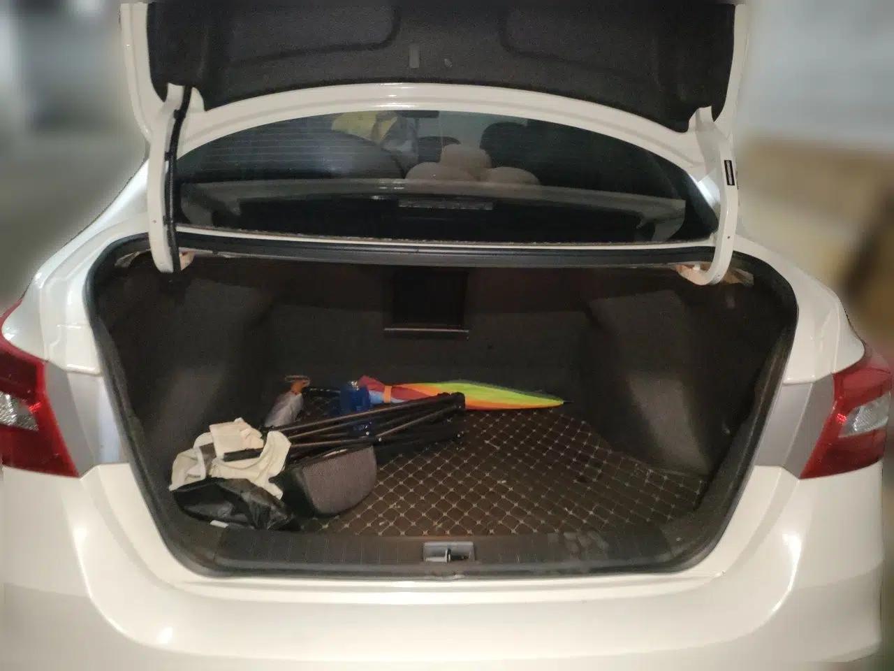 Nissan Sylphy 2016 1.6 XL CVT Deluxe Edition — миниатюра 19