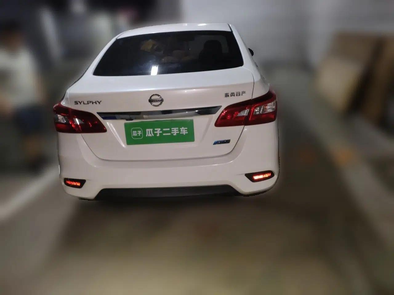 Nissan Sylphy 2016 1.6 XL CVT Deluxe Edition — миниатюра 5