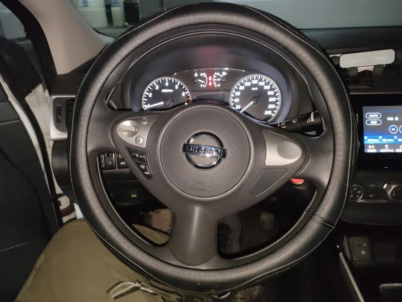 Nissan Sylphy 2016 1.6 XL CVT Deluxe Edition — миниатюра 10