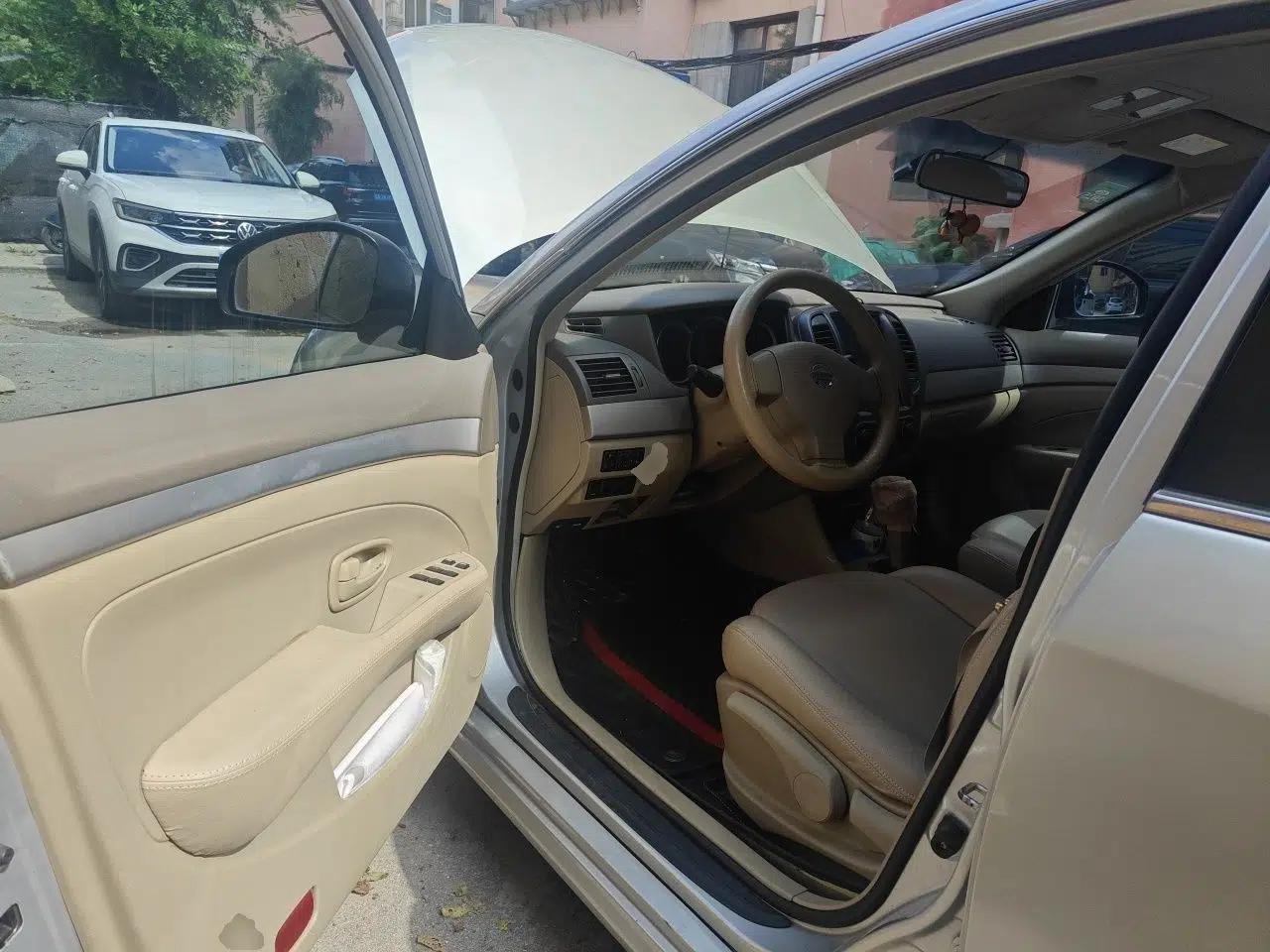 Nissan Sylphy 2012 Classic 1.6XE Automatic Comfort Edition — миниатюра 16