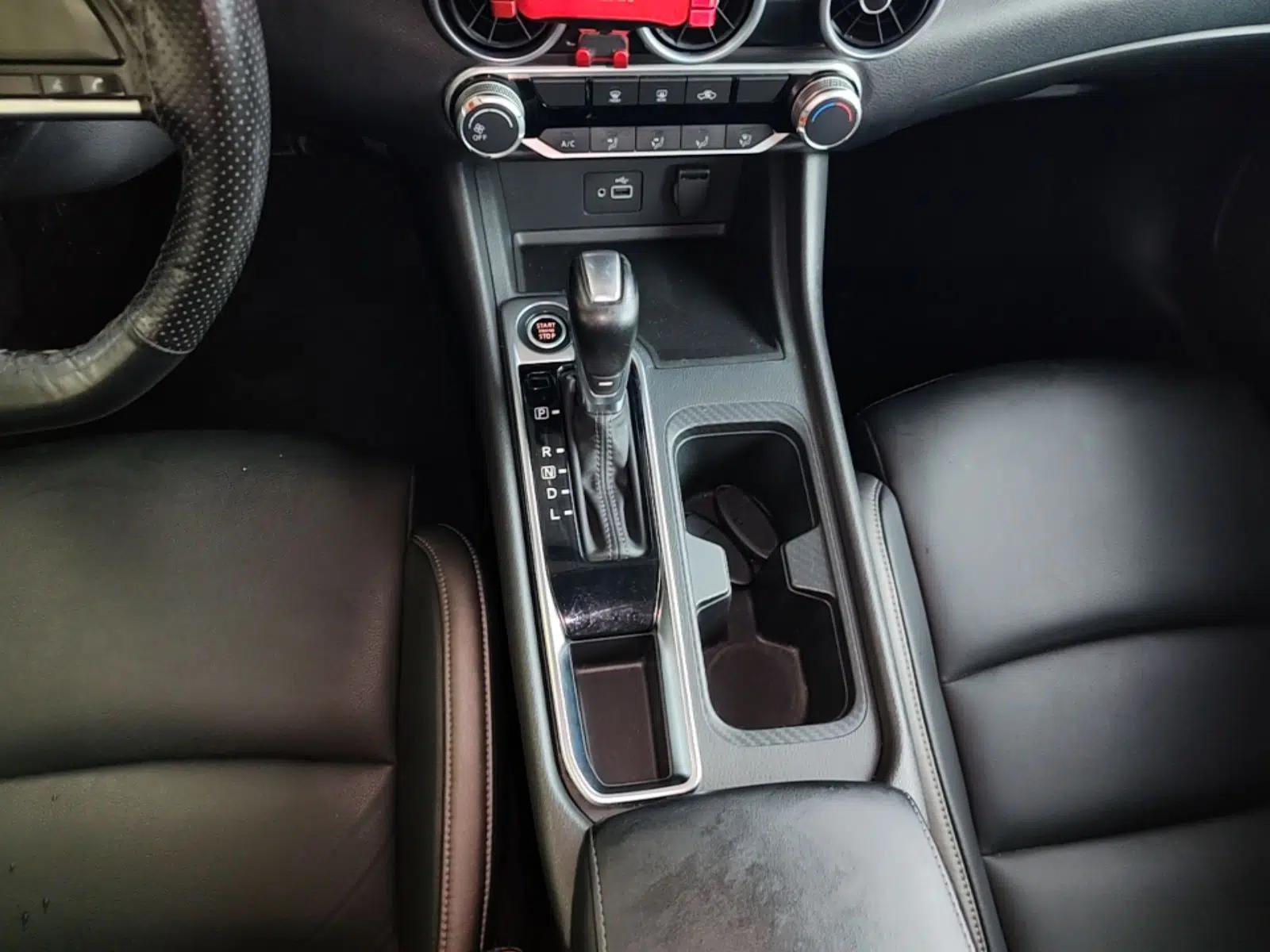 Nissan Sylphy 2020 1.6L XL CVT Enjoyment Edition — миниатюра 16