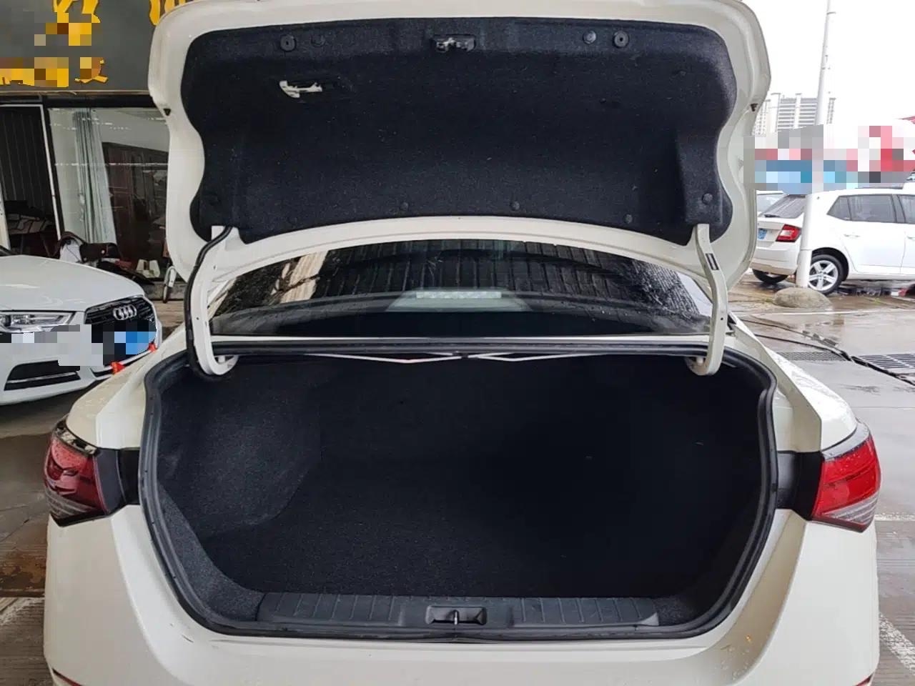 Nissan Sylphy 2020 1.6L XL CVT Enjoyment Edition — миниатюра 22