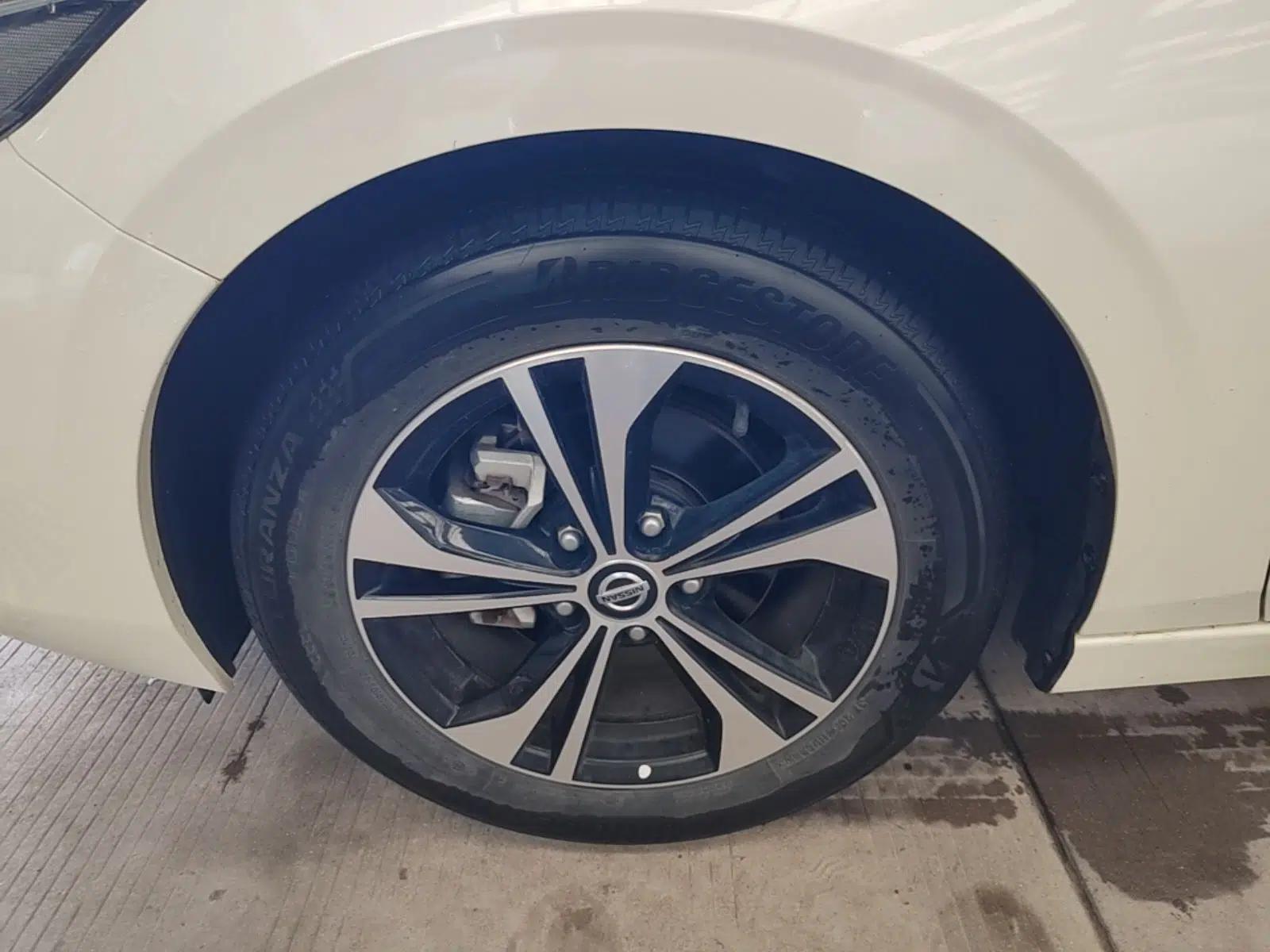 Nissan Sylphy 2020 1.6L XL CVT Enjoyment Edition — миниатюра 10
