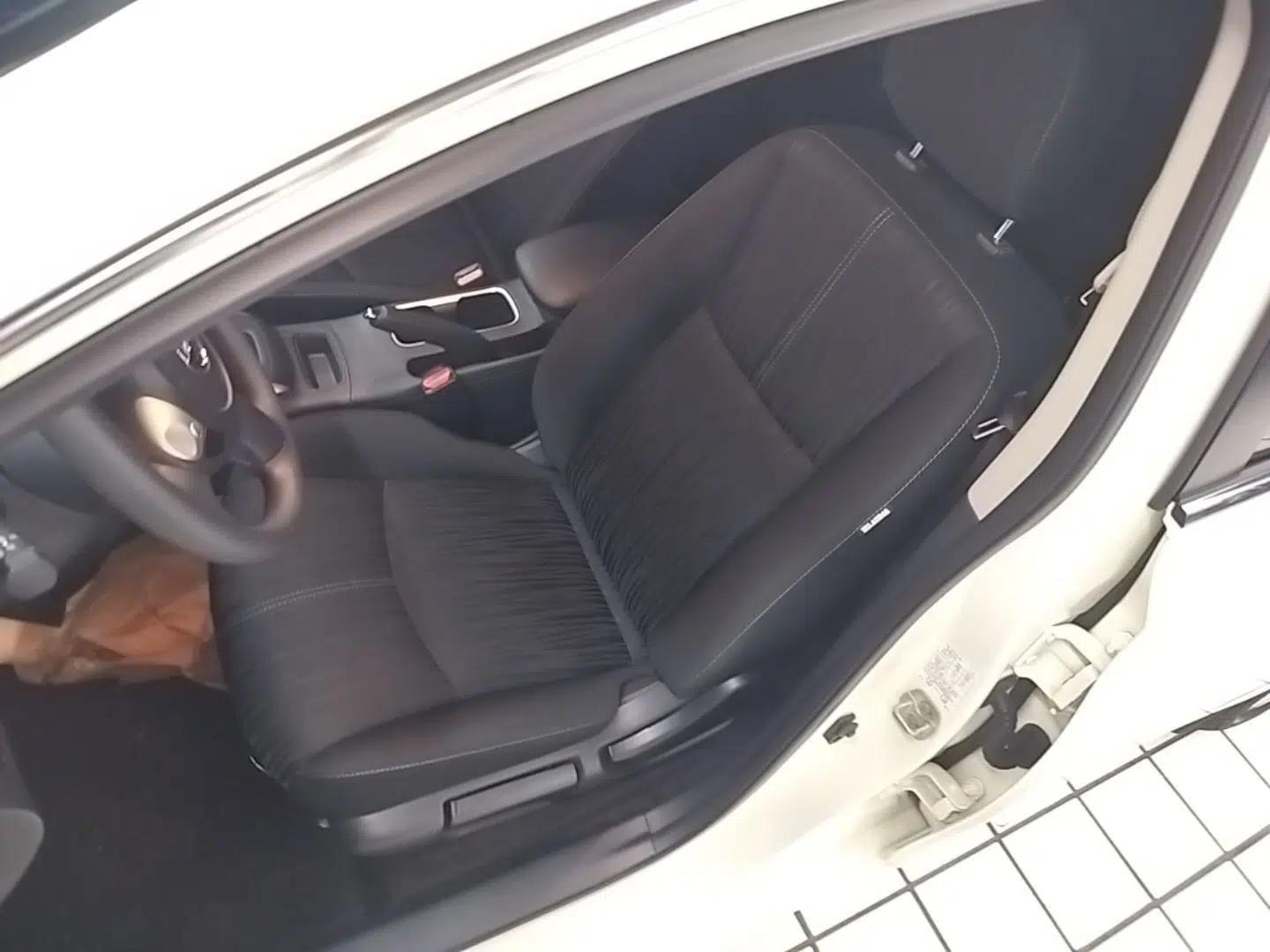 Nissan Sylphy 2022 Classic 1.6XE CVT Comfort Edition — миниатюра 17