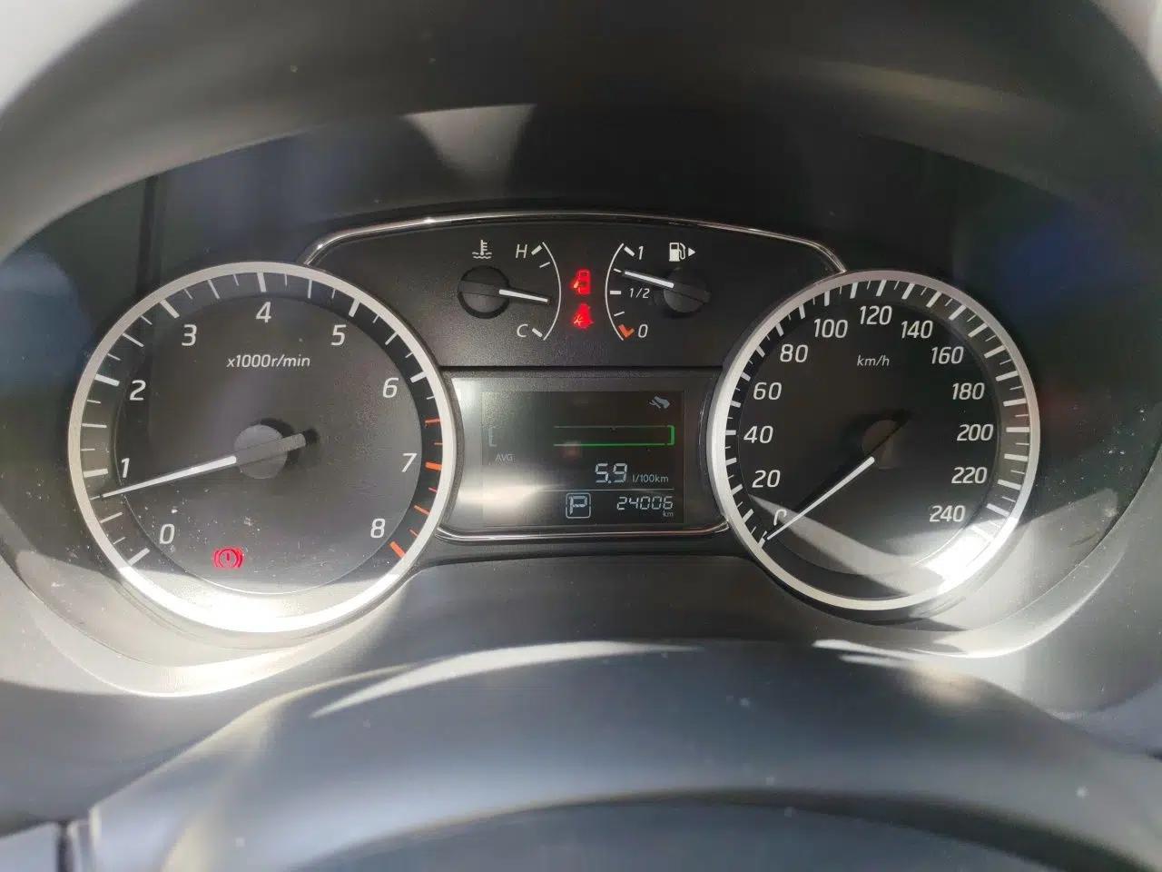 Nissan Sylphy 2024 Classic 1.6XE+ CVT Large-Screen Version — миниатюра 11