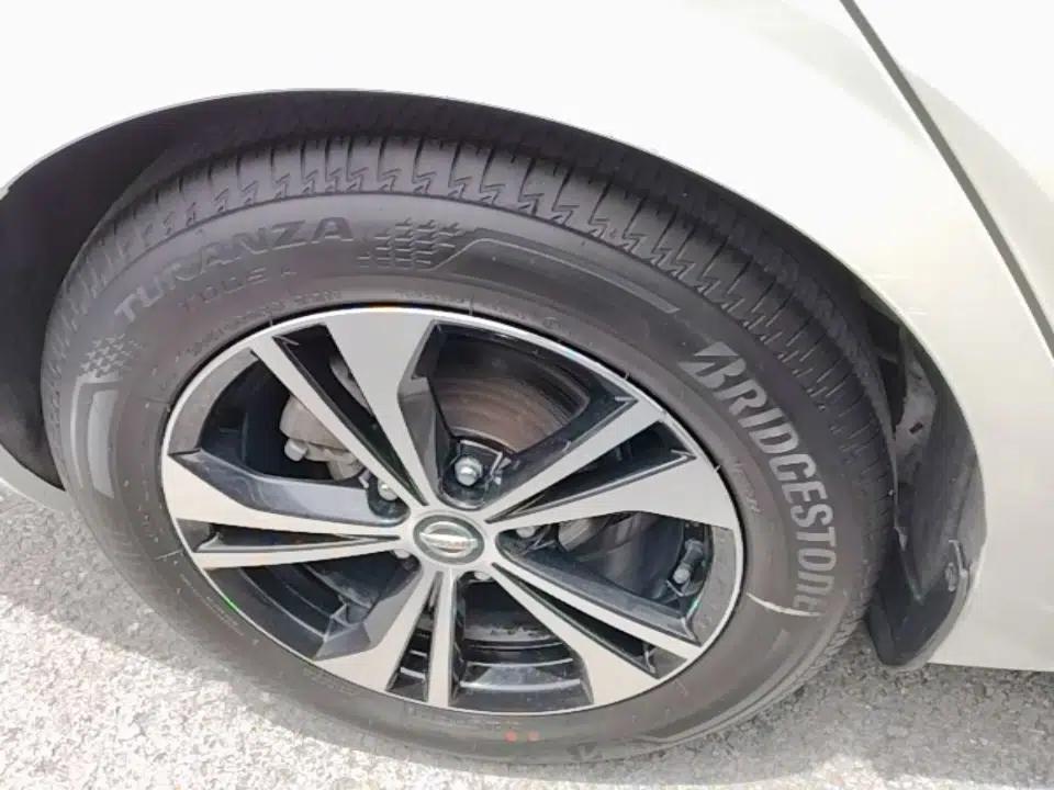 Nissan Sylphy 2020 1.6L XL CVT Enjoyment Edition — миниатюра 11