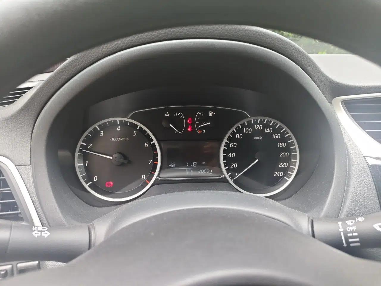 Nissan Sylphy 2024 Facelifted Three Classic 1.6XE CVT Comfort Edition — миниатюра 8