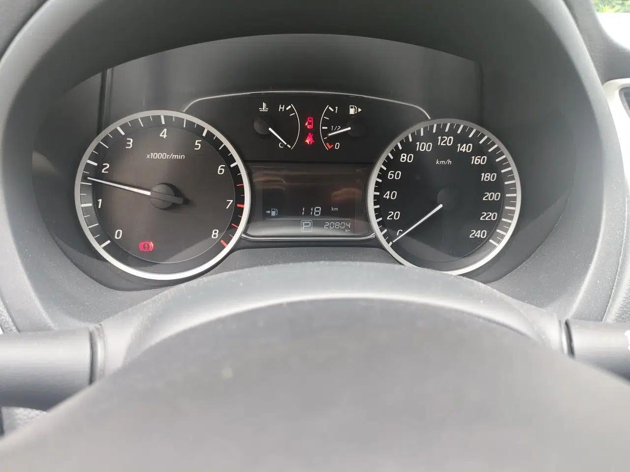 Nissan Sylphy 2024 Facelifted Three Classic 1.6XE CVT Comfort Edition — миниатюра 9