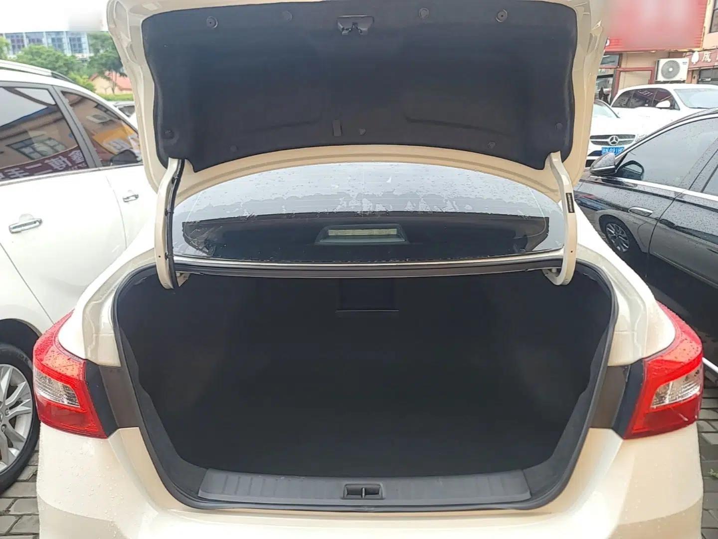 Nissan Sylphy 2021 Classic 1.6XL CVT Luxury Edition — миниатюра 22