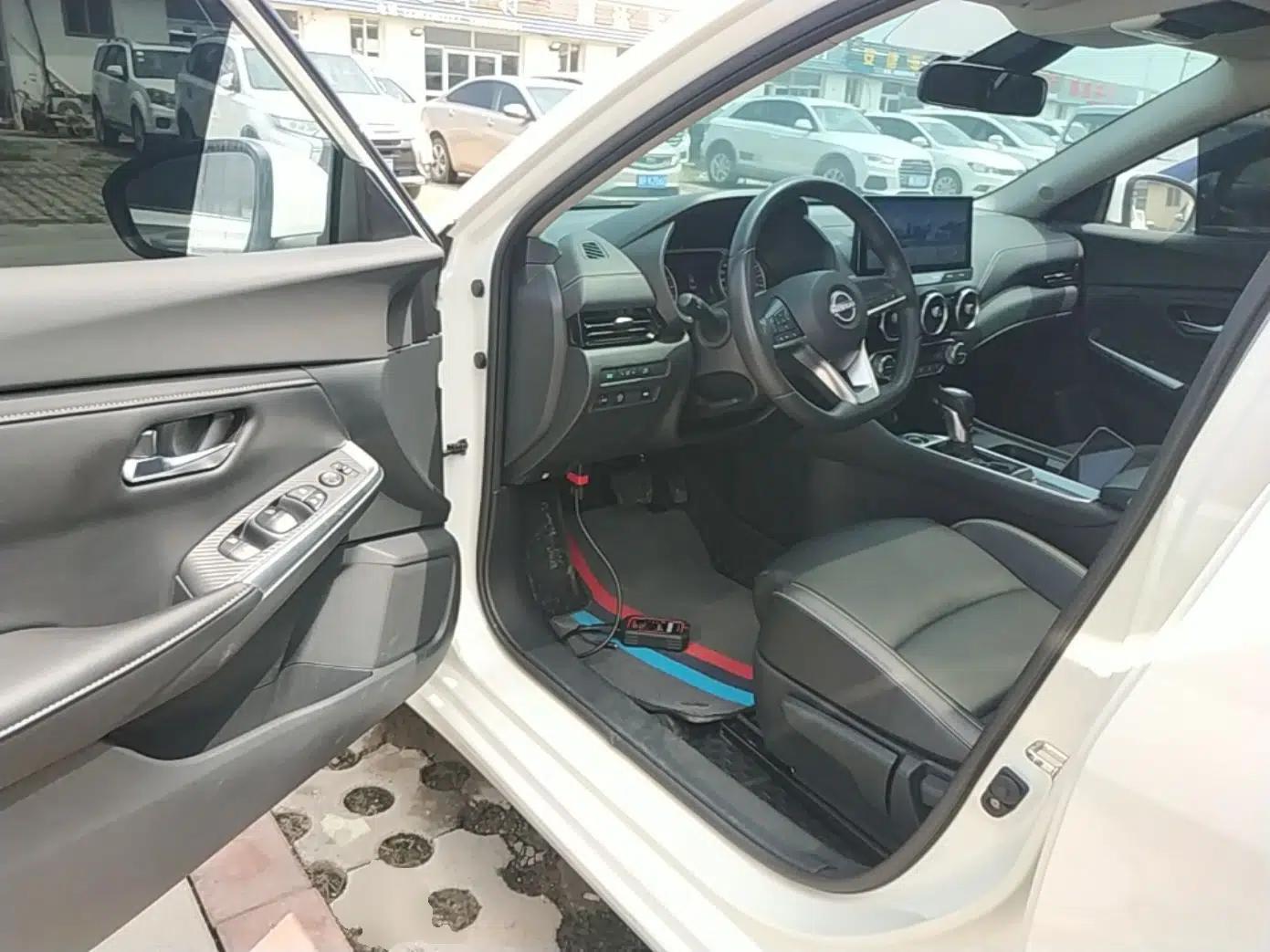 Nissan Sylphy 2023 1.6L CVT Enjoyment Edition — миниатюра 18