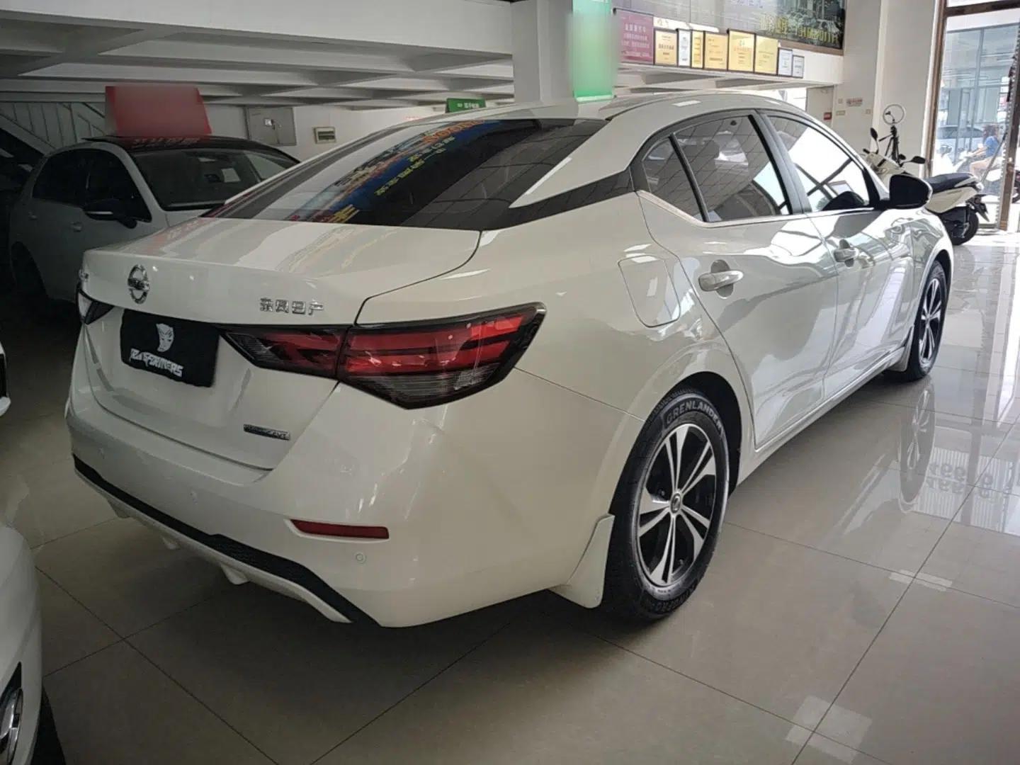 Nissan Sylphy 2020 1.6L XL CVT Enjoyment Edition — миниатюра 6