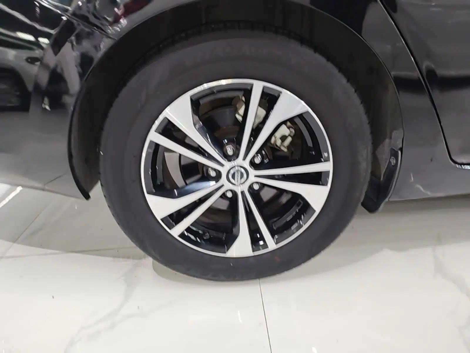 Nissan Sylphy 2022 1.6L XL CVT Enjoyment Edition — миниатюра 11
