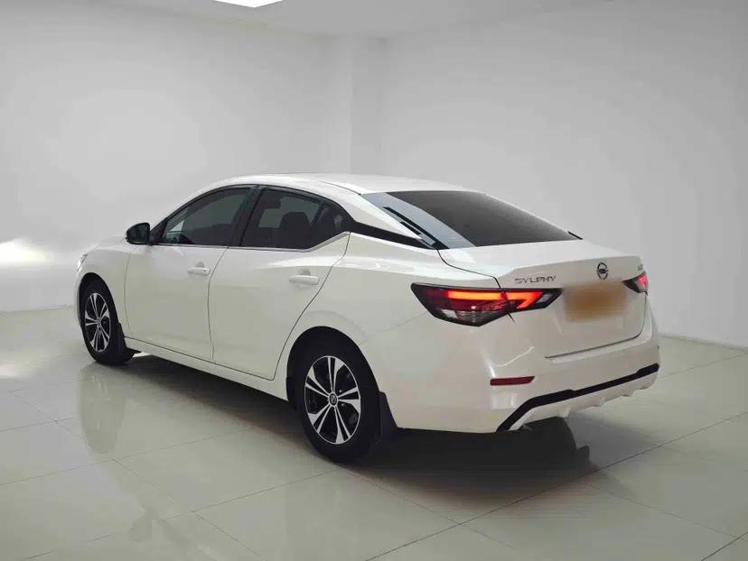 Nissan Sylphy 2022 1.6L XL CVT Enjoyment Edition — миниатюра 14