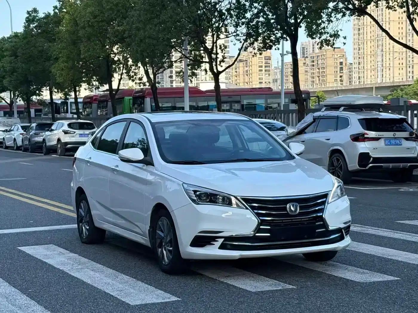 Changan Eado DT 2018 1.6L Automatic Smart Edition — миниатюра 3