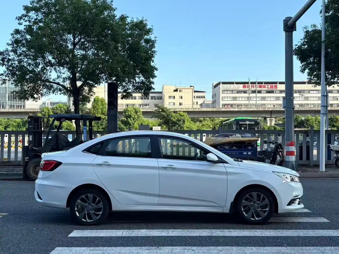Changan Eado DT 2018 1.6L Automatic Smart Edition — миниатюра 4
