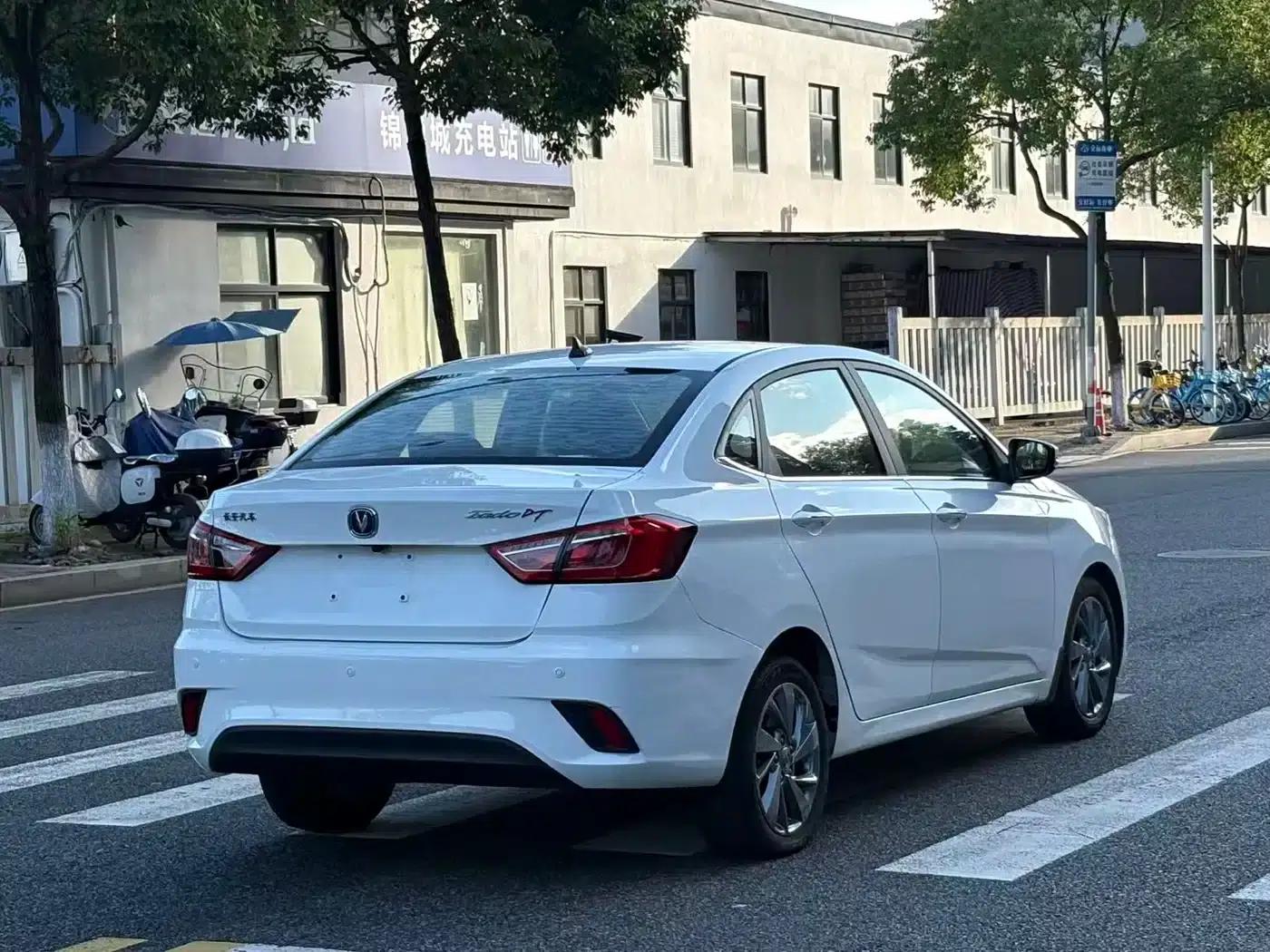 Changan Eado DT 2018 1.6L Automatic Smart Edition — миниатюра 5