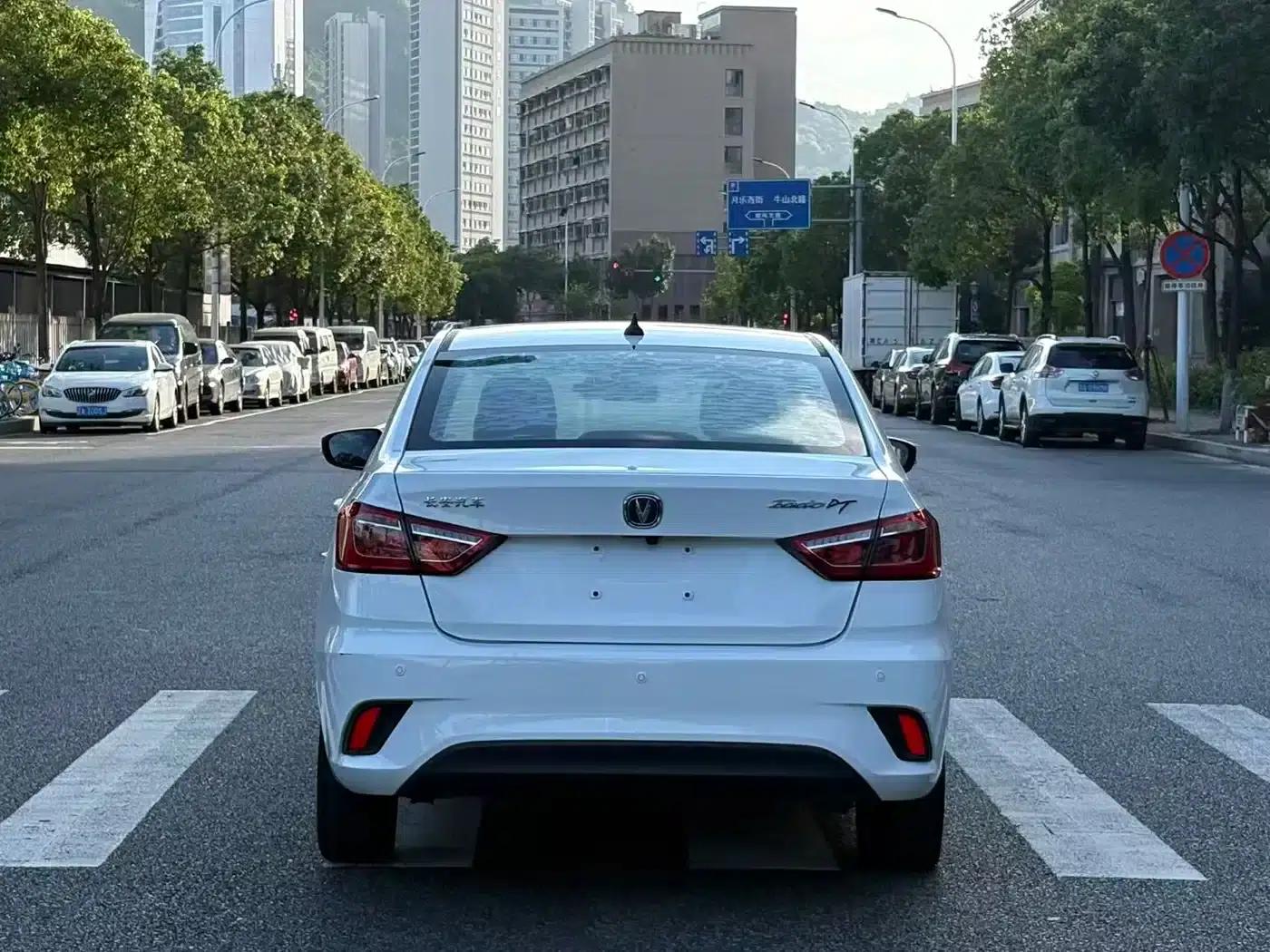 Changan Eado DT 2018 1.6L Automatic Smart Edition — миниатюра 6