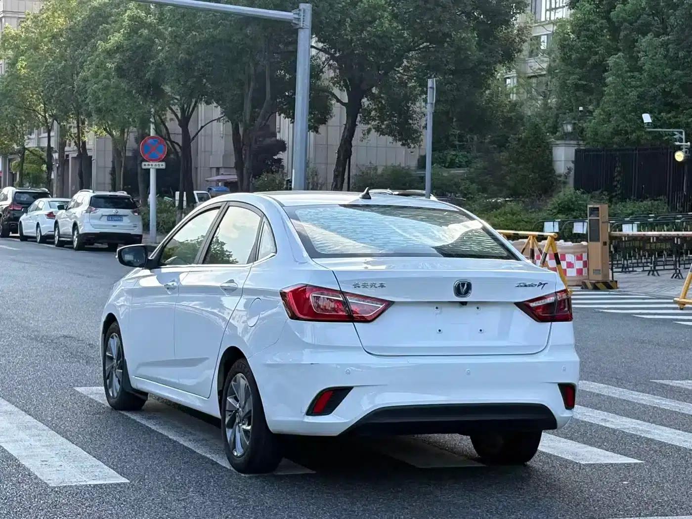 Changan Eado DT 2018 1.6L Automatic Smart Edition — миниатюра 7