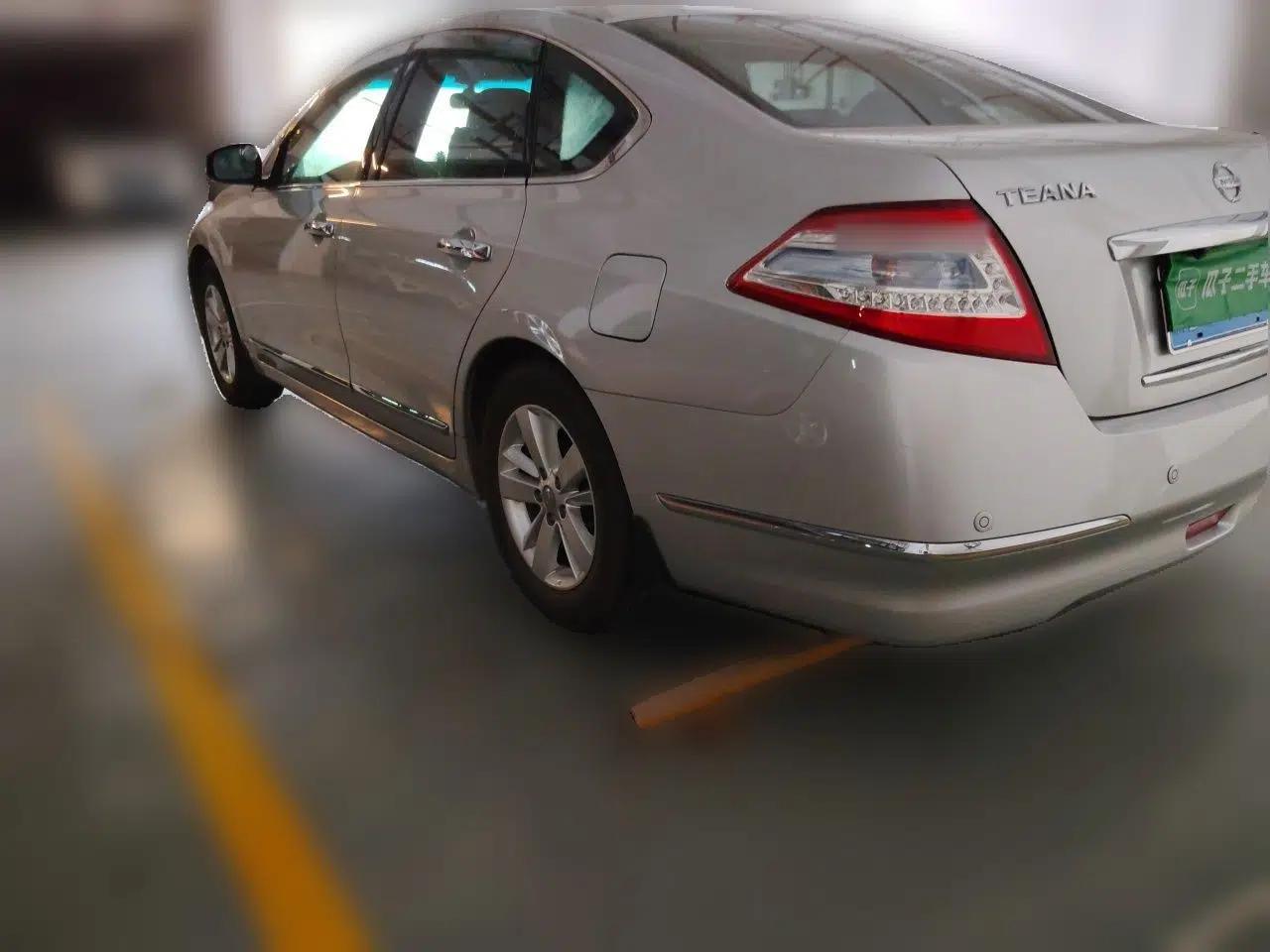 Nissan Teana 2011 2.5L XL Advanced Edition — миниатюра 4