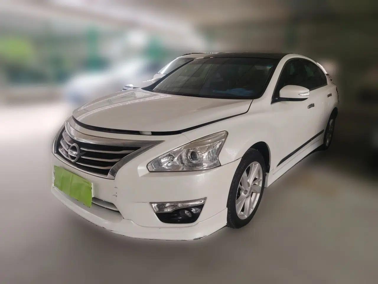 Nissan Teana 2015 2.0L XL-Sporty UEFA Champions League Edition — миниатюра 1