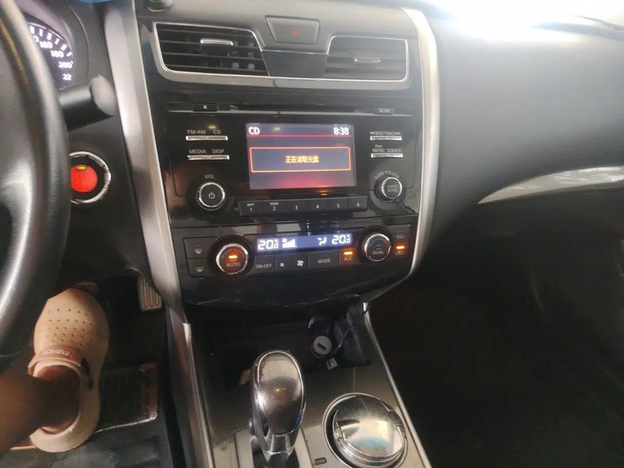 Nissan Teana 2015 2.0L XL-Sporty UEFA Champions League Edition — миниатюра 13