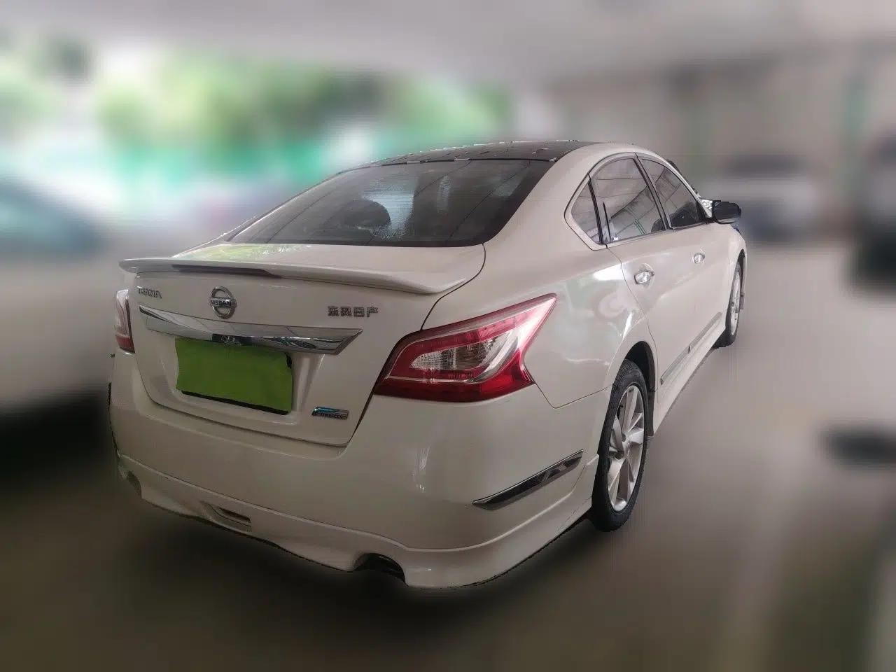 Nissan Teana 2015 2.0L XL-Sporty UEFA Champions League Edition — миниатюра 6
