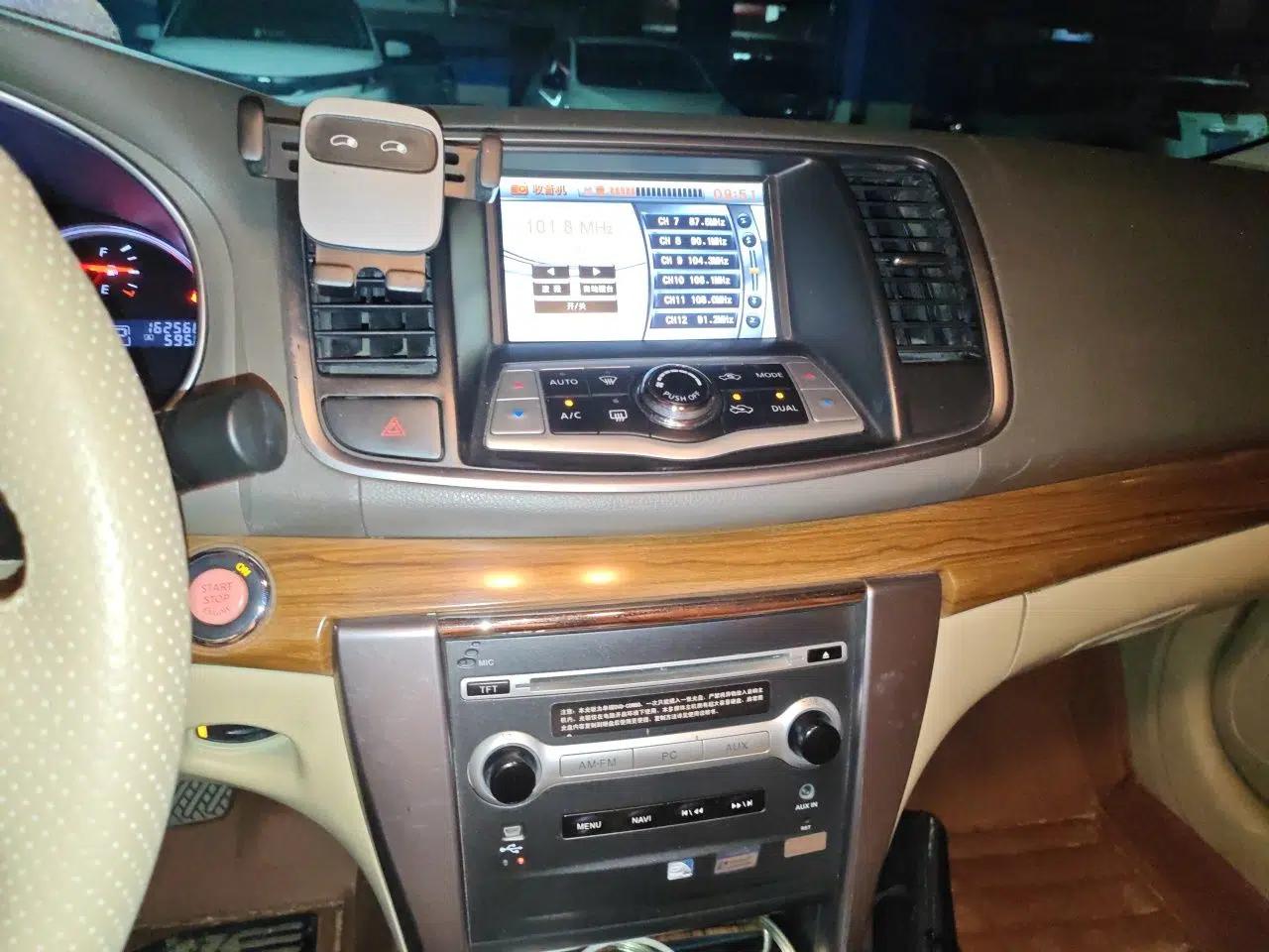 Nissan Teana 2011 2.5L XL Glory Edition — миниатюра 13
