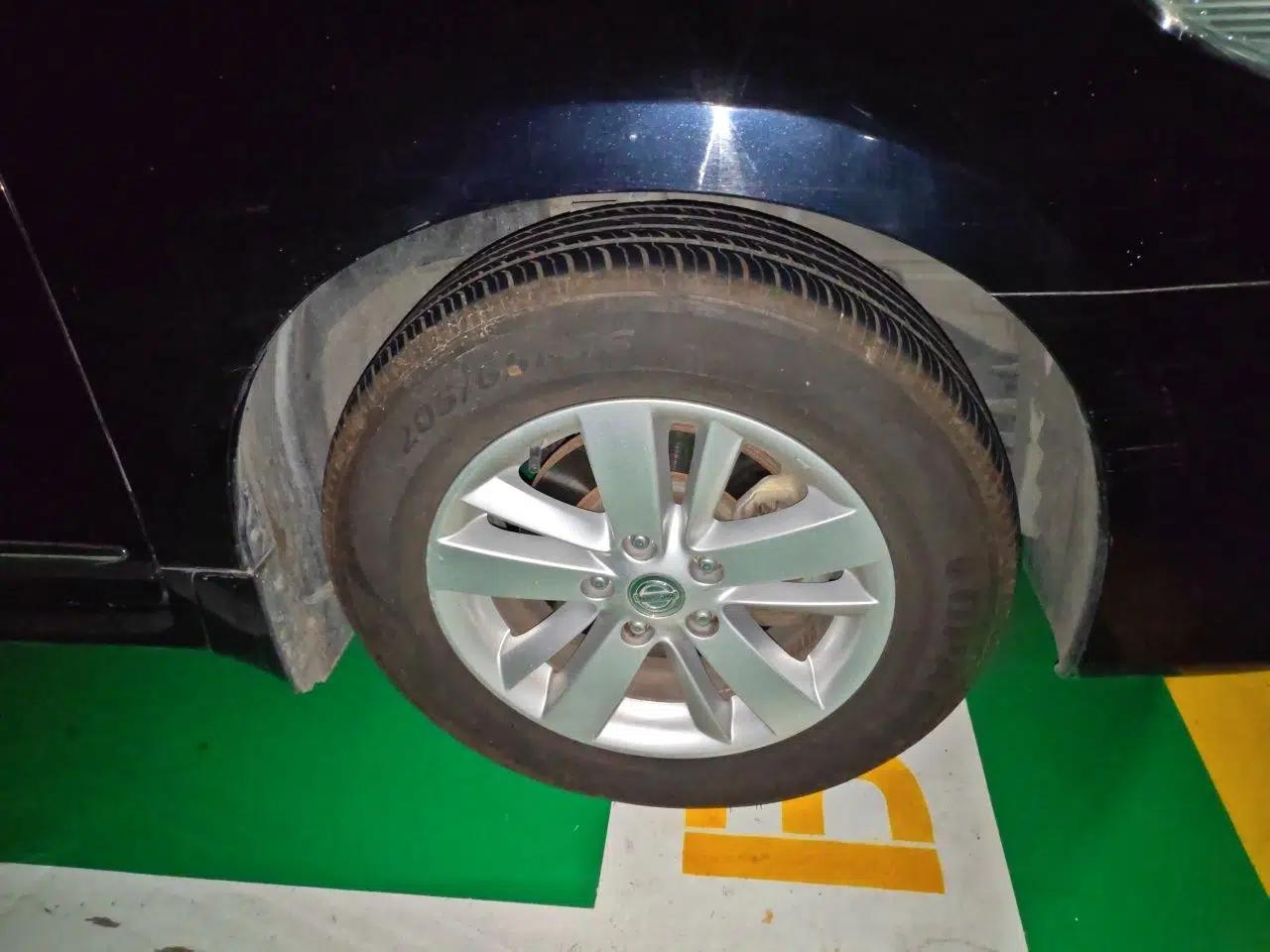 Nissan Teana 2011 2.5L XL Glory Edition — миниатюра 8