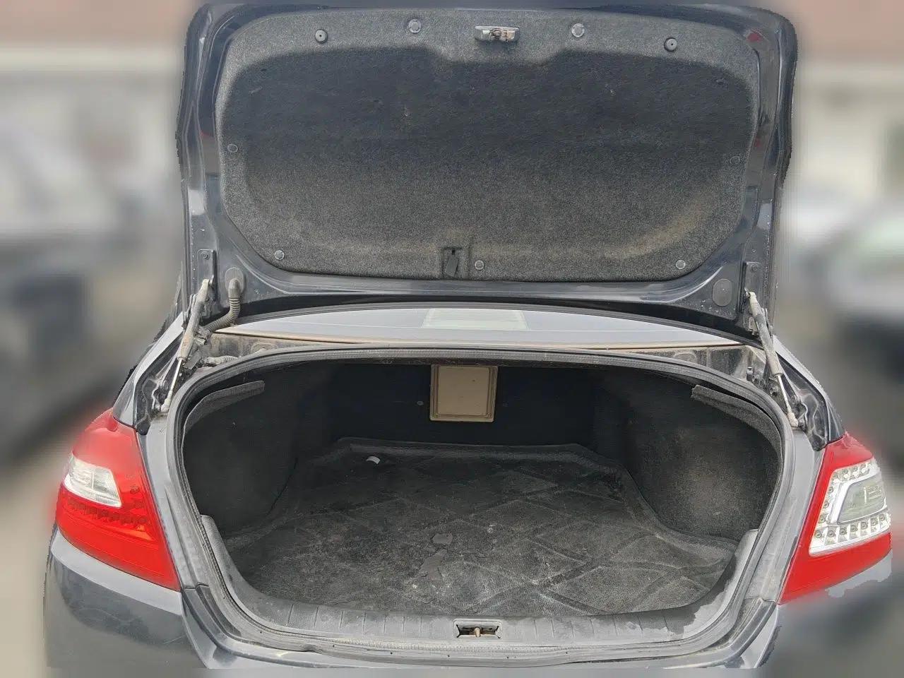 Nissan Teana 2011 2.0L XL Comfort Edition — миниатюра 19